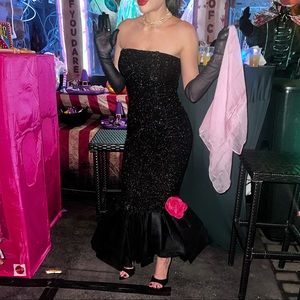 Unique Vintage black solo in the spotlight dress